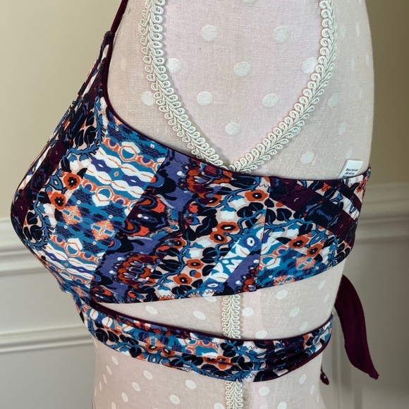 Athleta Reversible Bikini Top Sz XS NWOT - Picture 4 of 14